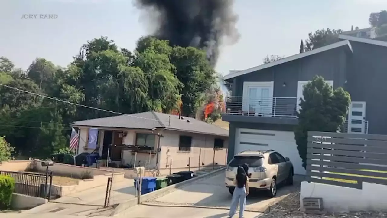 1 dead after fire destroys home in Glassell Park