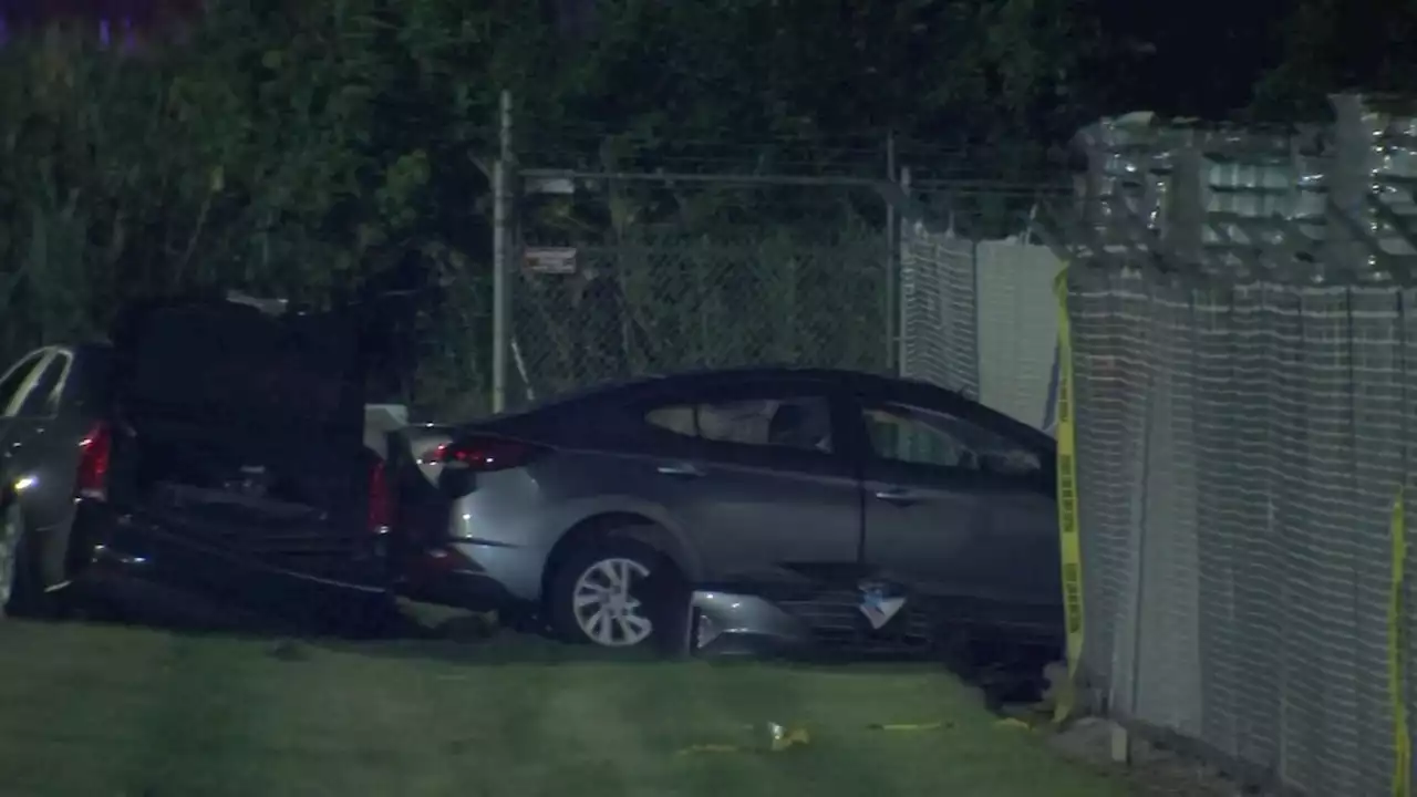 2 children injured, 1 critically in serious Dolton crash, police say