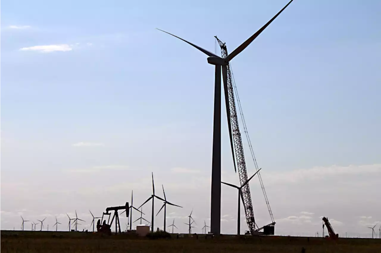 Day Trips: Wind Turbines