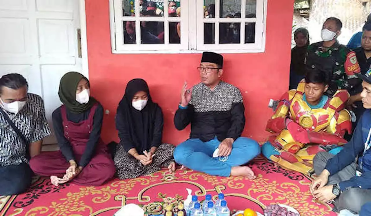 Ridwan Kamil Beri Bantuan 'Iron Man' di Kecelakaan Cibubur