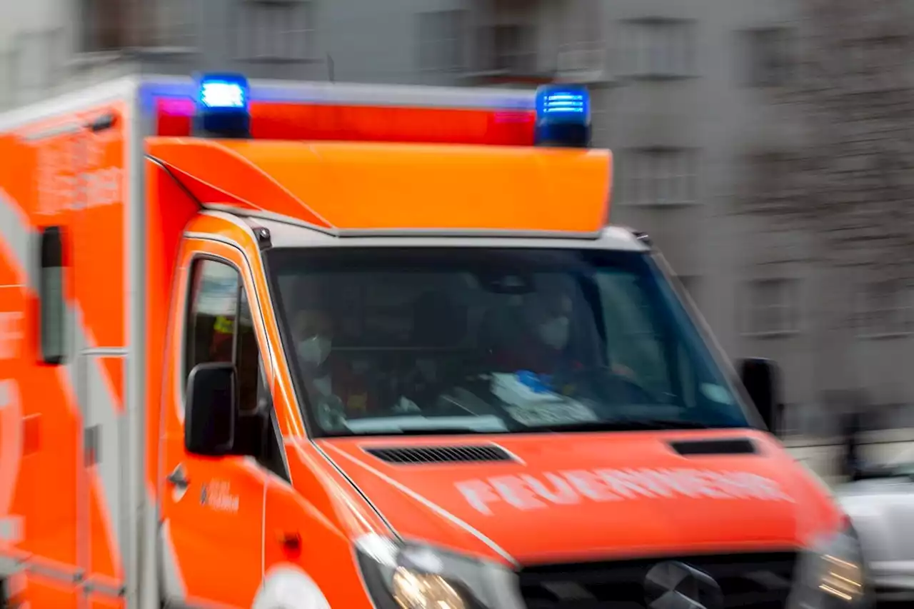 Neukölln: Verletzter schlägt auf Retter der Feuerwehr ein