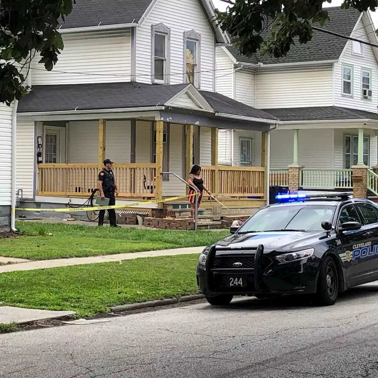 Cleveland police: 2 men in critical condition after shooting