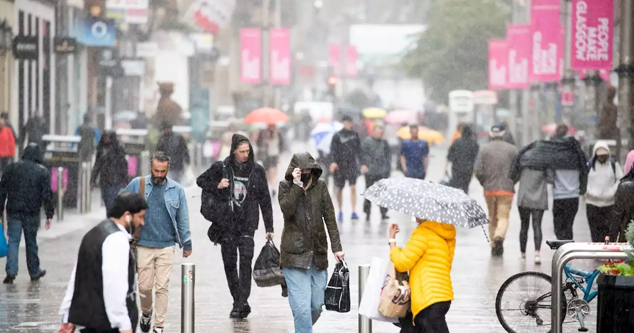 Thunderstorms and heavy rain to hit Glasgow today warns Met Office