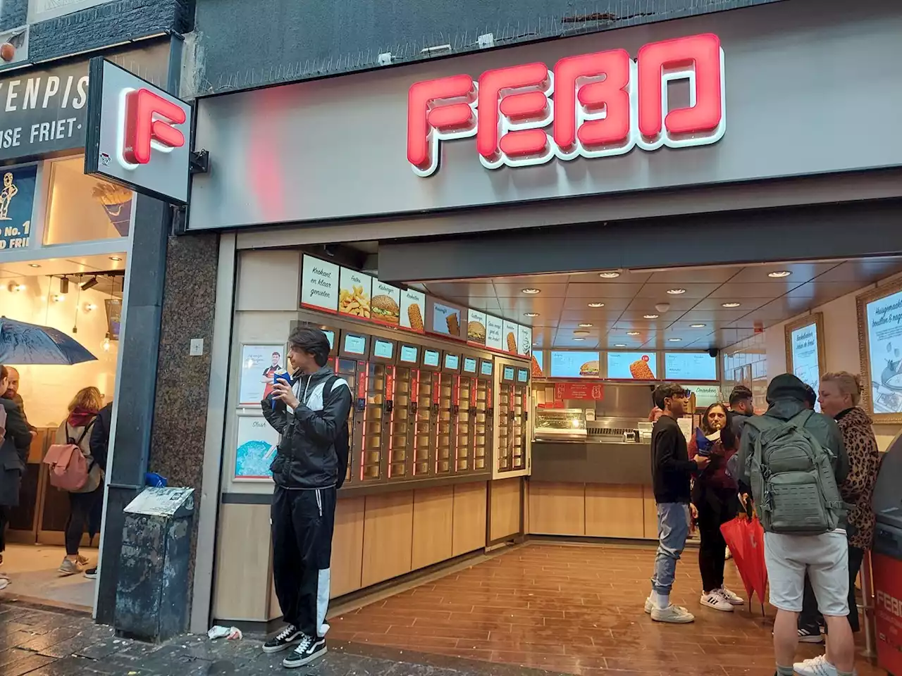 TAKE A LOOK | Amsterdam's automats restaurants, where rows of vending machines sell hot snacks | Businessinsider