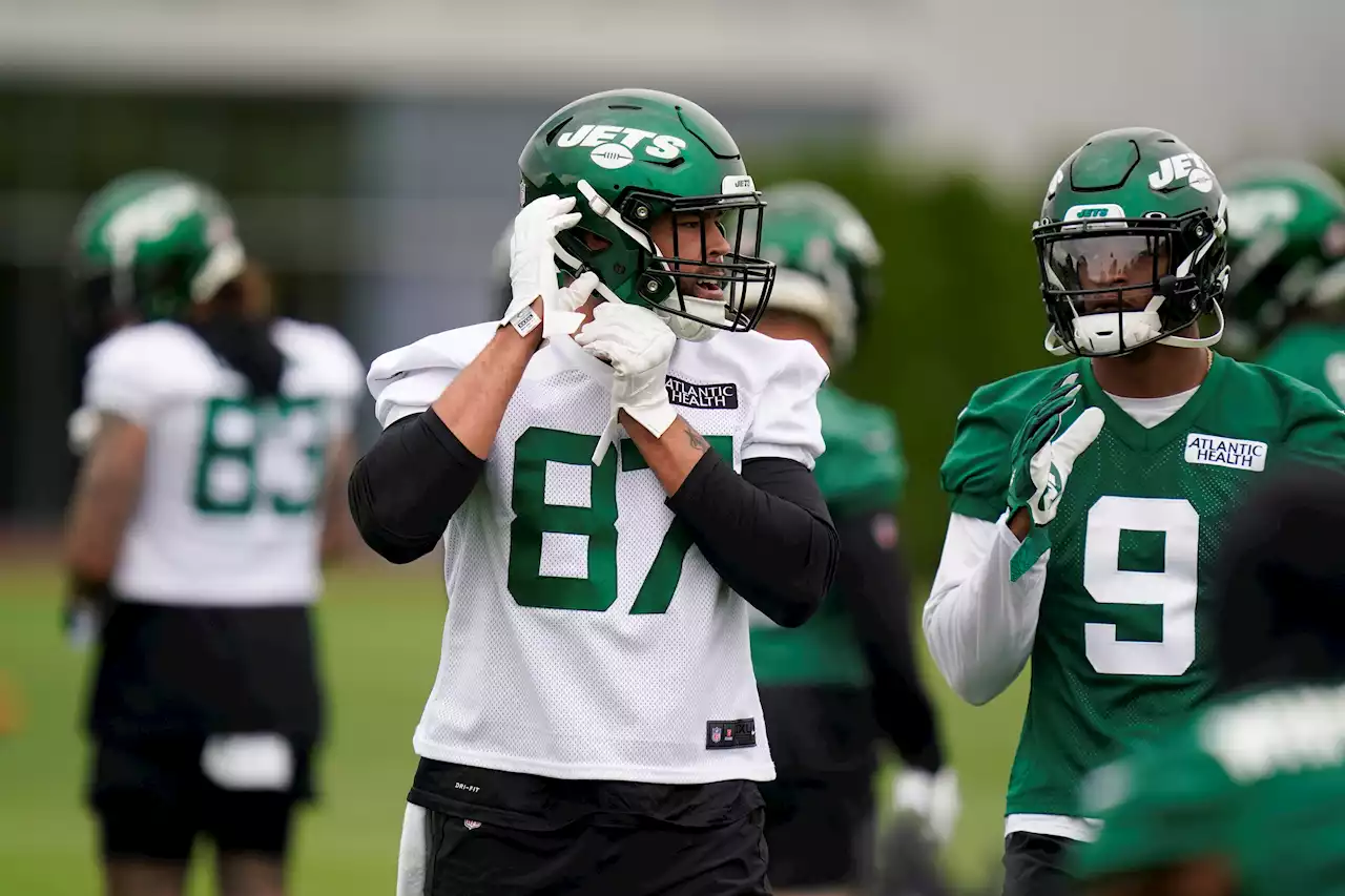 C.J. Uzomah talks new Jets teammates, New York fandoms, practical jokes