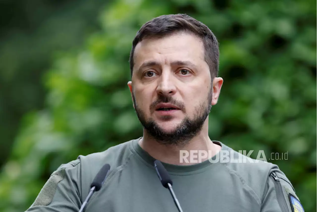 Presiden Zelenskyy: Ukraina Butuh Senjata Berat dari Barat Lawan Rusia |Republika Online