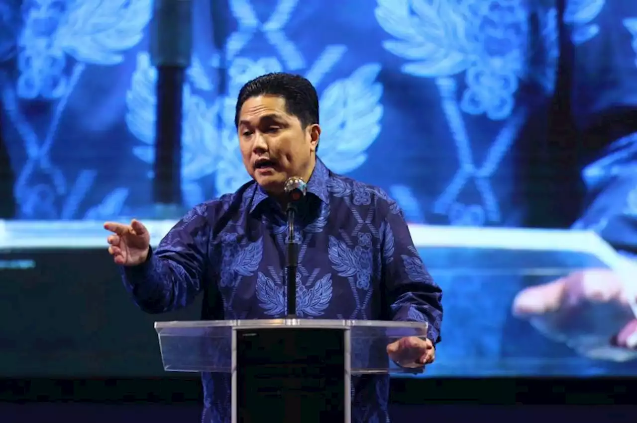 Zulhas Lempar Kode Capres untuk Erick Thohir yang Hadir dengan Batik Biru |Republika Online