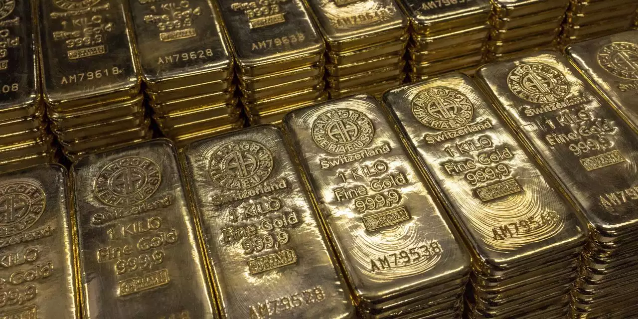 Gold Prices Hit by Renewed Bets on Higher Yields and Stronger Dollar