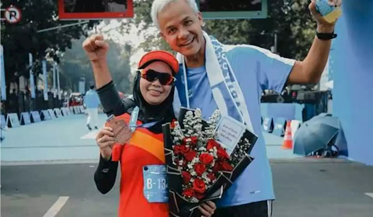 Istri Gubernur Jateng Atikoh Ganjar Tuntaskan Maraton 42 Km