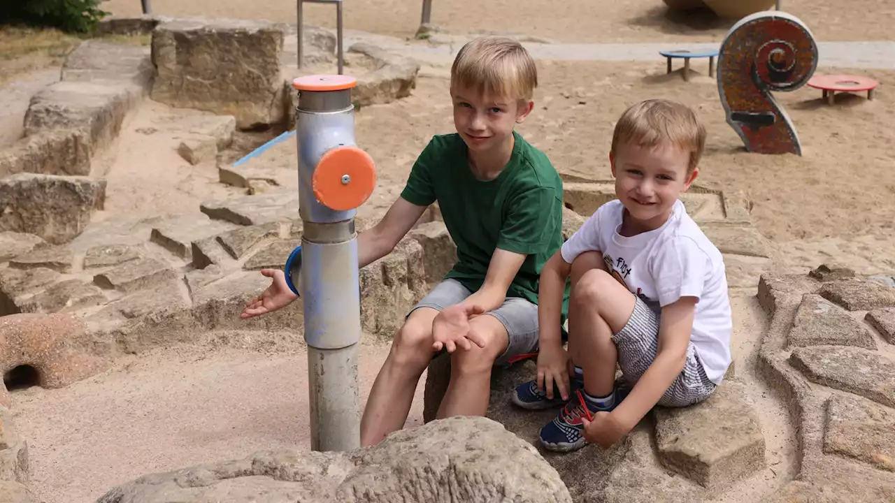 Trauriger Anblick – Spielplatz sitzt auf dem Trockenen