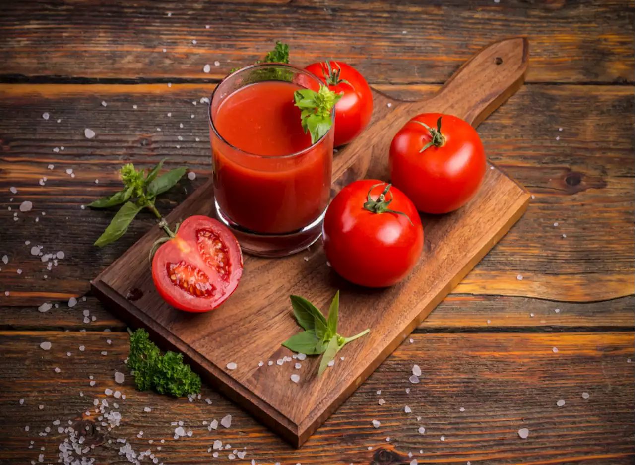 5 Surprising Side Effects of Drinking Tomato Juice, Says Science — Eat This Not That