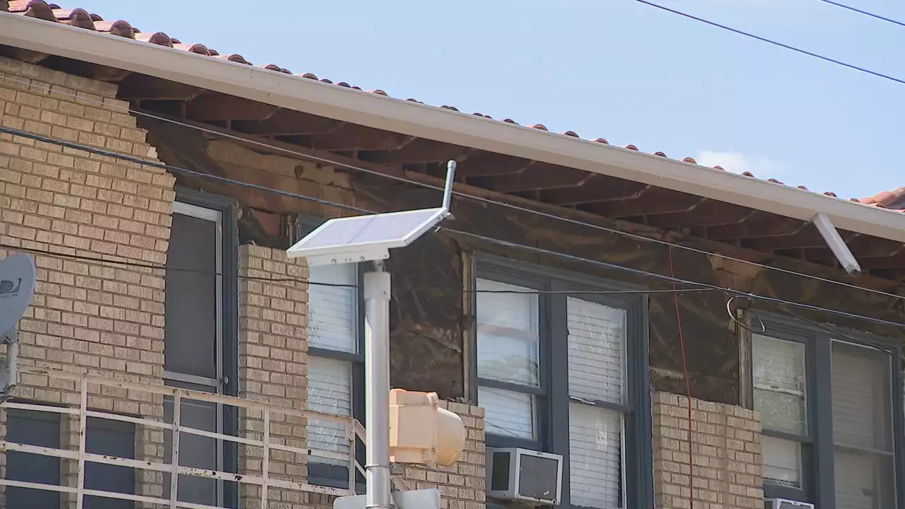 Roof collapses at Dallas apartment building, displacing dozens of residents