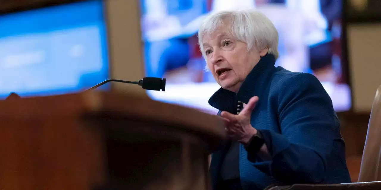 Yellen downplays U.S. recession risk as wave of key economic data looms