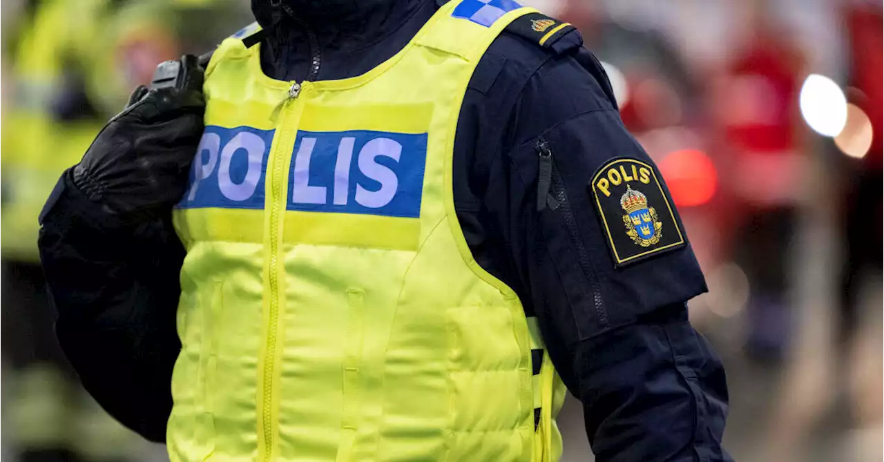 Polis till sjukhus efter attack med grön laser