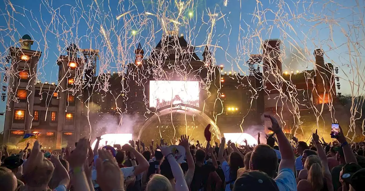 Auftritt von Electric Callboy: So kam eine Metalcore-Band beim Parookaville an