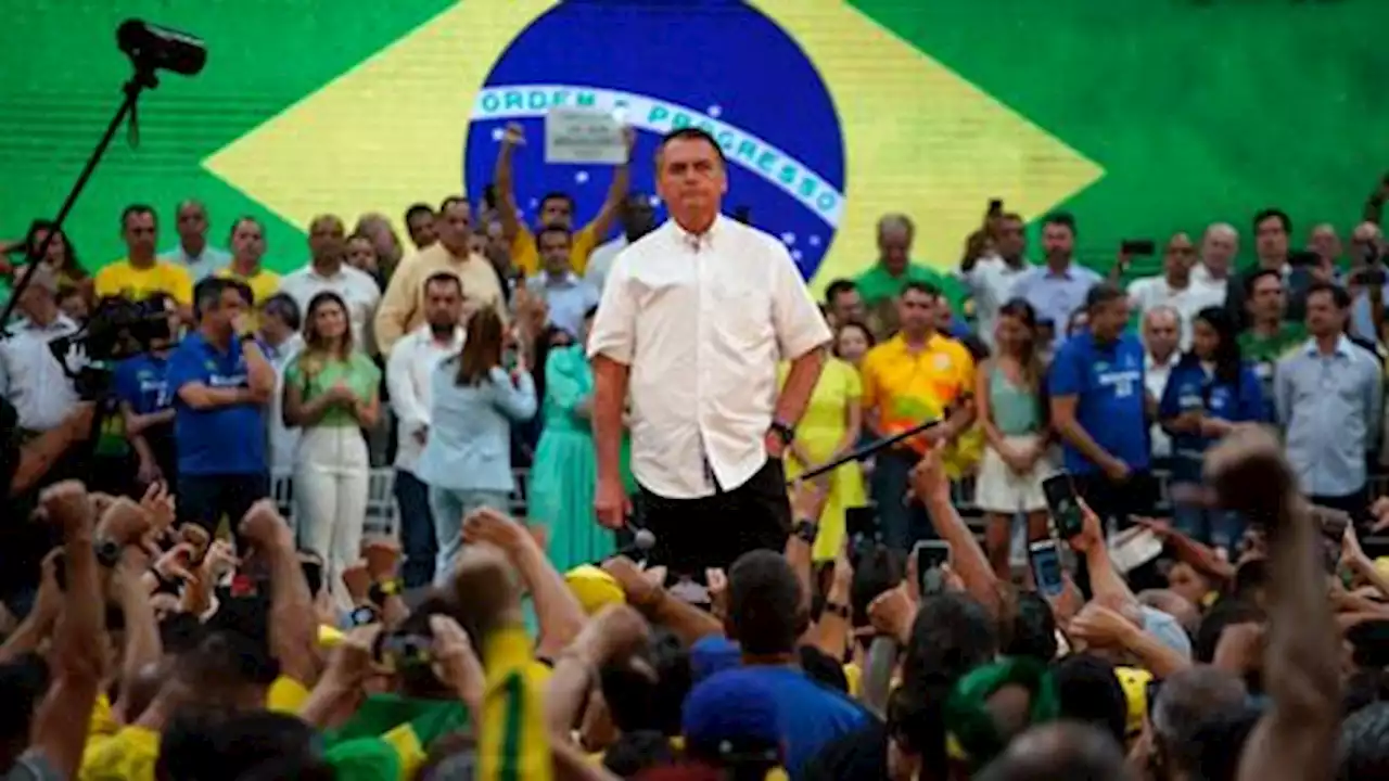 Bolsonaro targets Brazil's voting system, rival Lula in election campaign