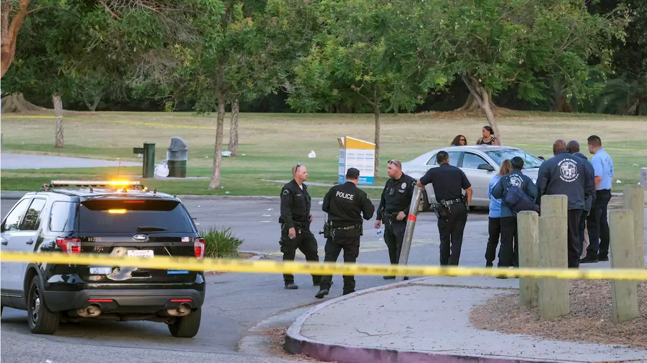 2 killed, 5 hurt in LA park shooting; pope set for historic apology; US heat records fall