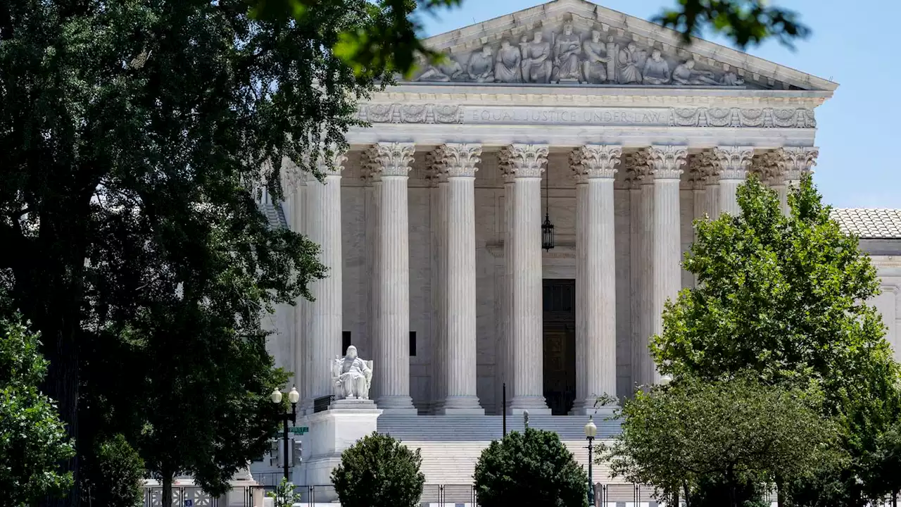 AP-NORC poll: 2 in 3 in US favor term limits for justices