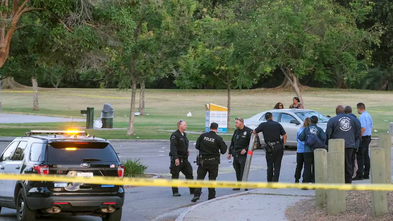 Police: 2 killed, 5 injured in shooting at Los Angeles park