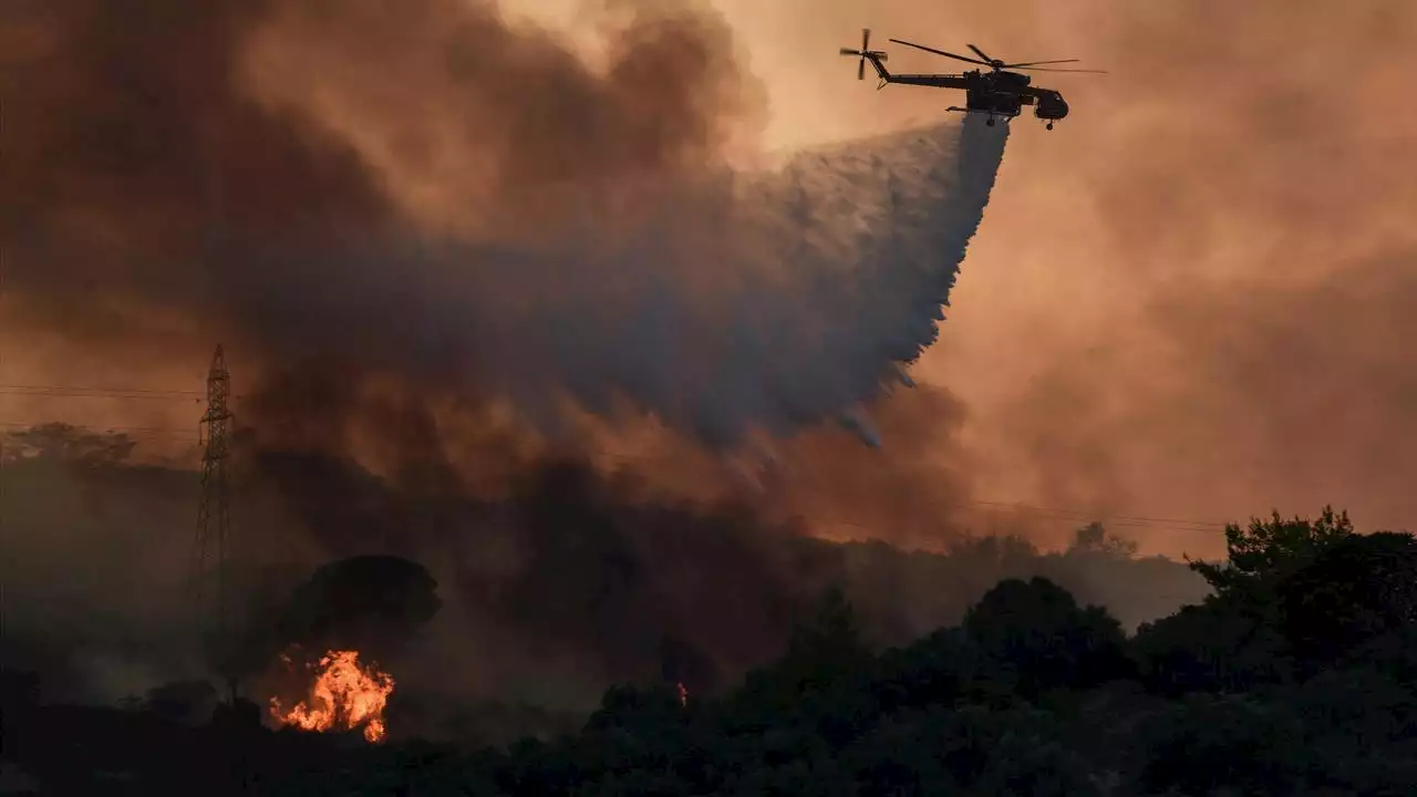 Hitze und Dürre: Feuer in vielen Urlaubsregionen