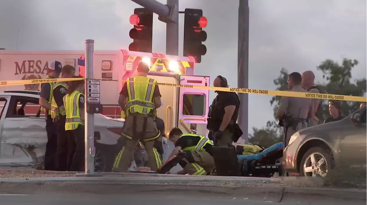 Driver injured after allegedly fleeing police, causing crash in Mesa