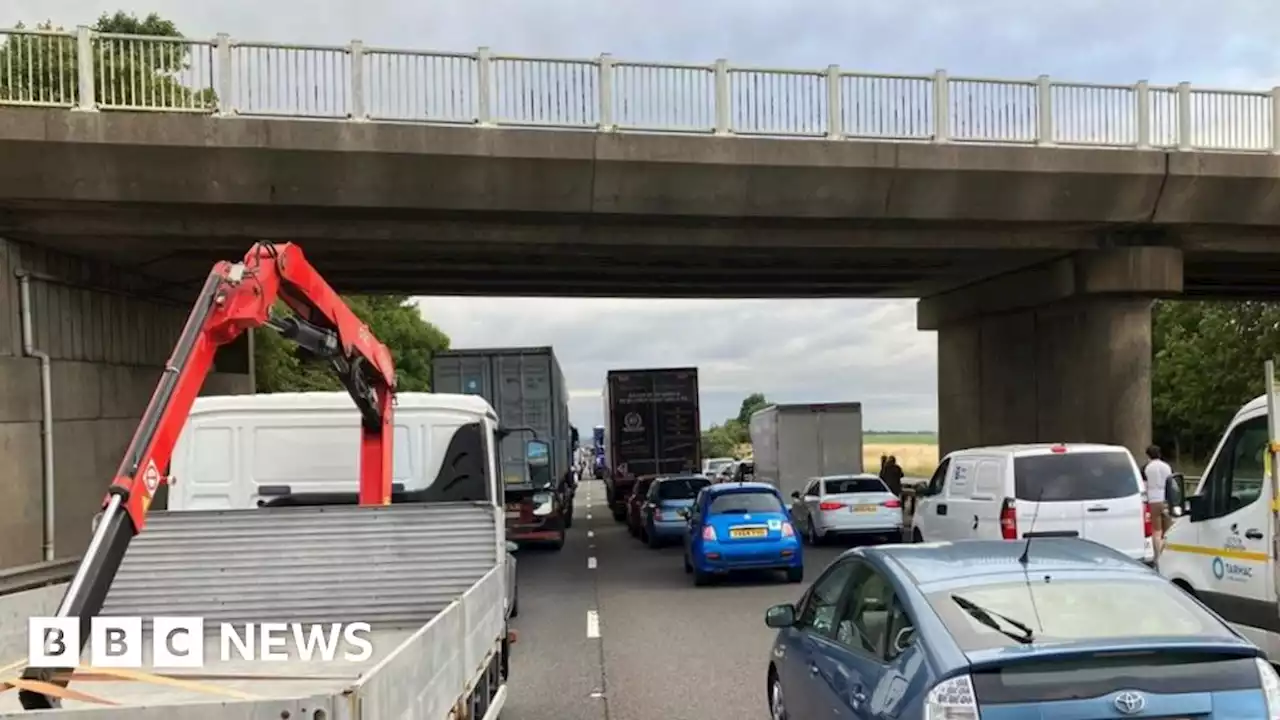 M18: Lorry driver killed in multi-vehicle crash