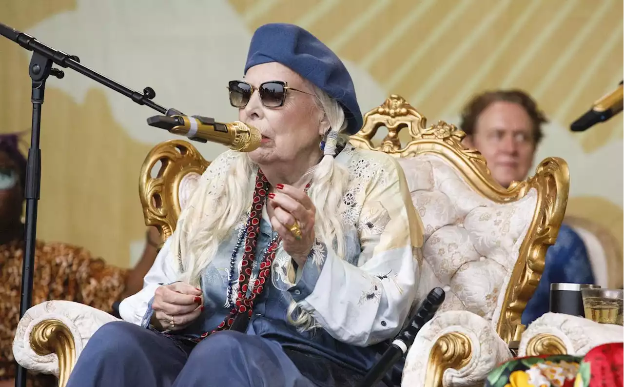 See Retired Legend Joni Mitchell Perform First Live Concert in Years