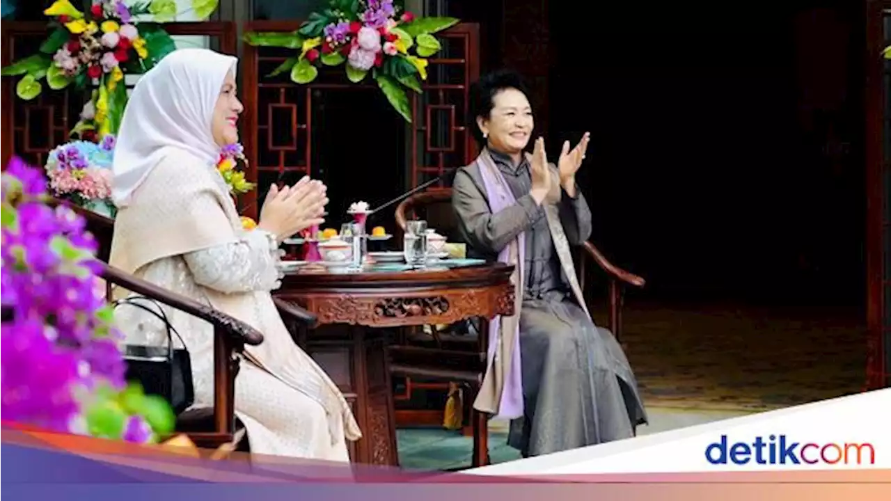 Momen Iriana Jokowi Dijamu Minum Teh oleh Madam Peng Liyuan