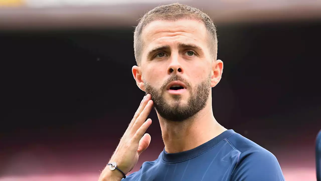 'Kontrak Saya Sampai 2024' - Miralem Pjanic Ingatkan Barcelona | Goal.com