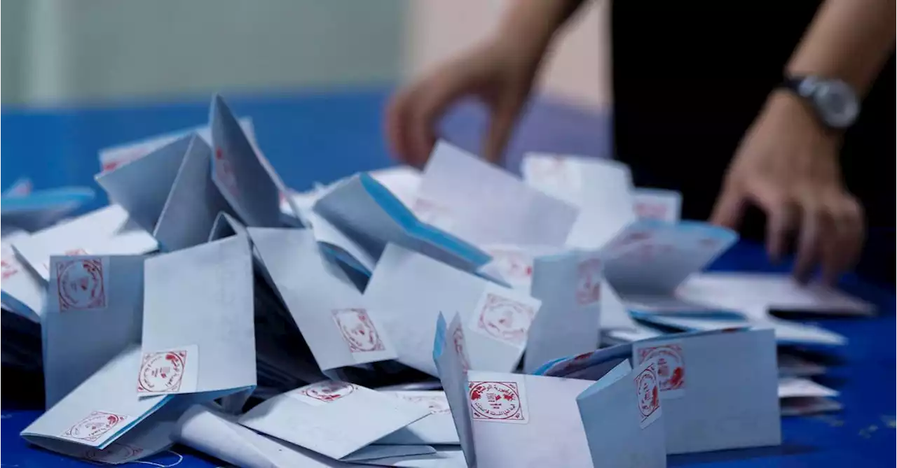 Tunisians back new constitution, but with low turnout