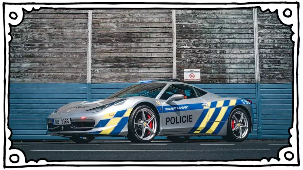 Tschechische Polizei macht aus Ferrari einen Streifenwagen