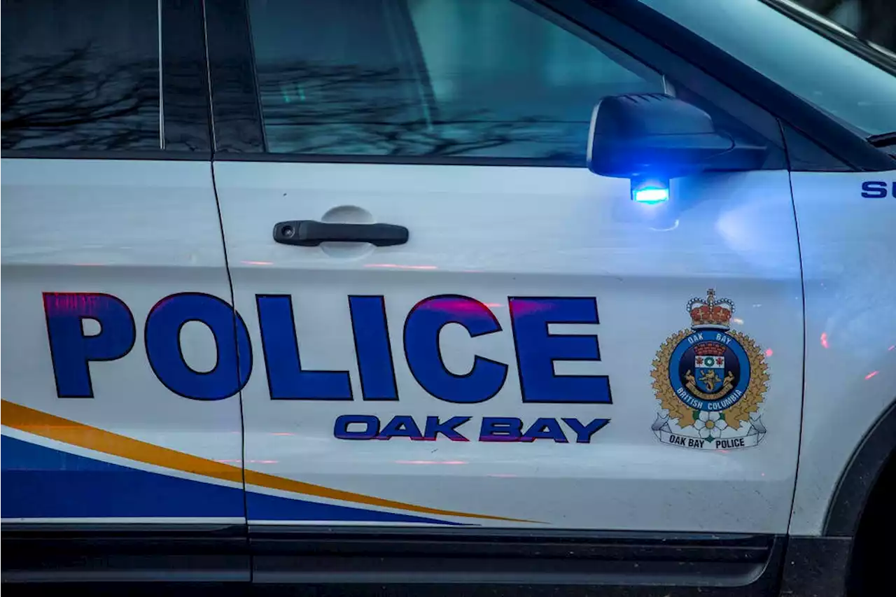 Oak Bay police nab young driver for not having a licence — twice in one hour