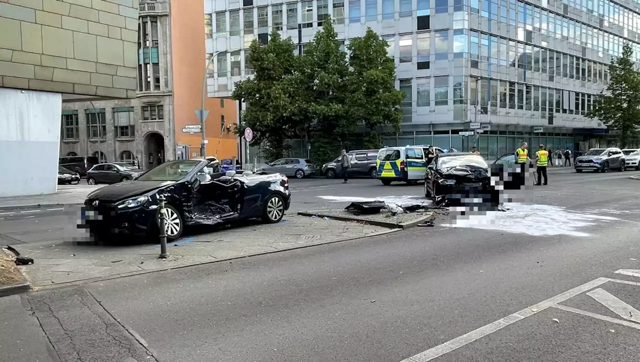 Unfall in Kreuzberg mit Carsharing-Auto: Zwei Schwerverletzte