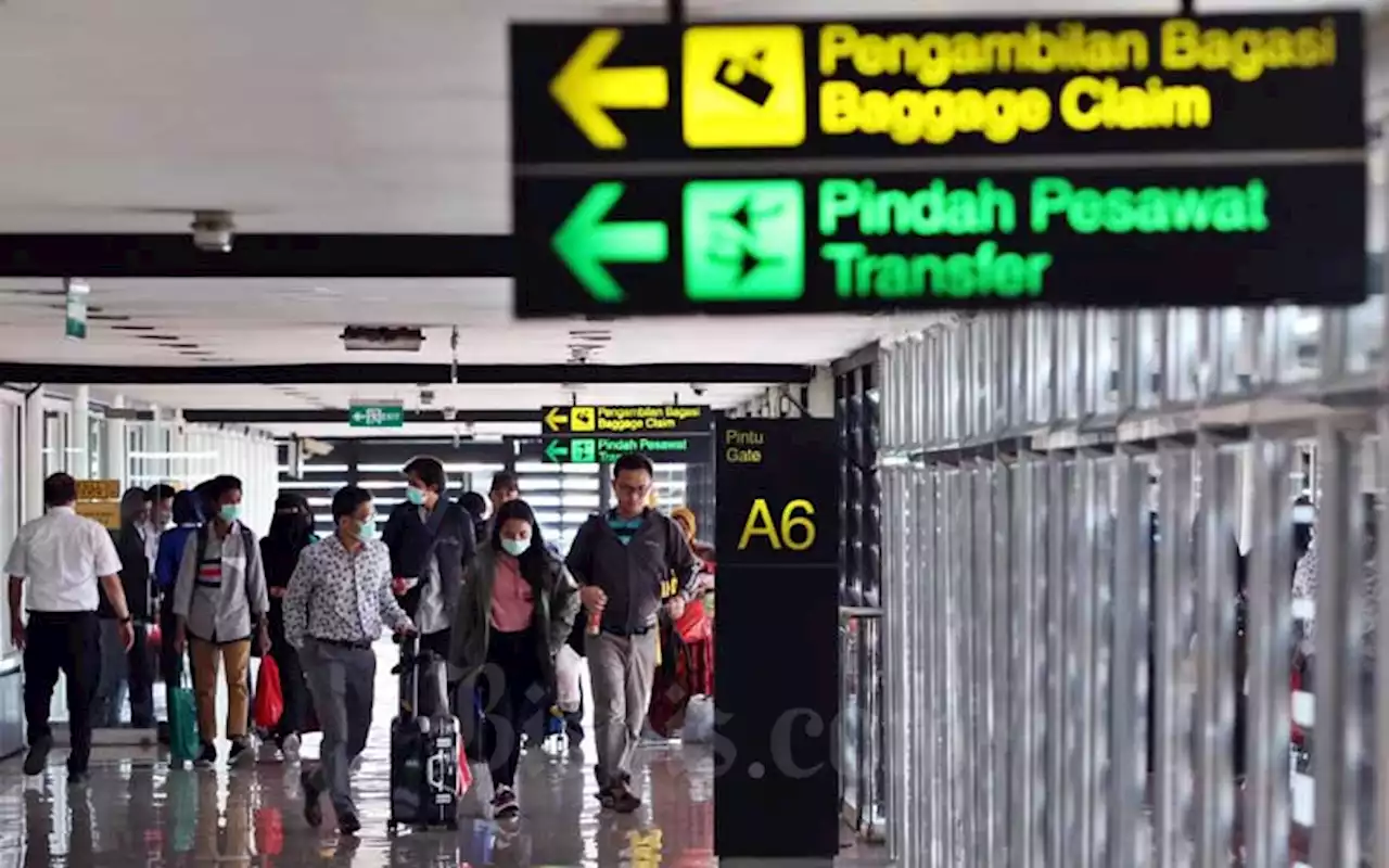 Syarat Perjalanan Baru, 1.000 Penumpang Pesawat Vaksin Booster di Bandara Soetta