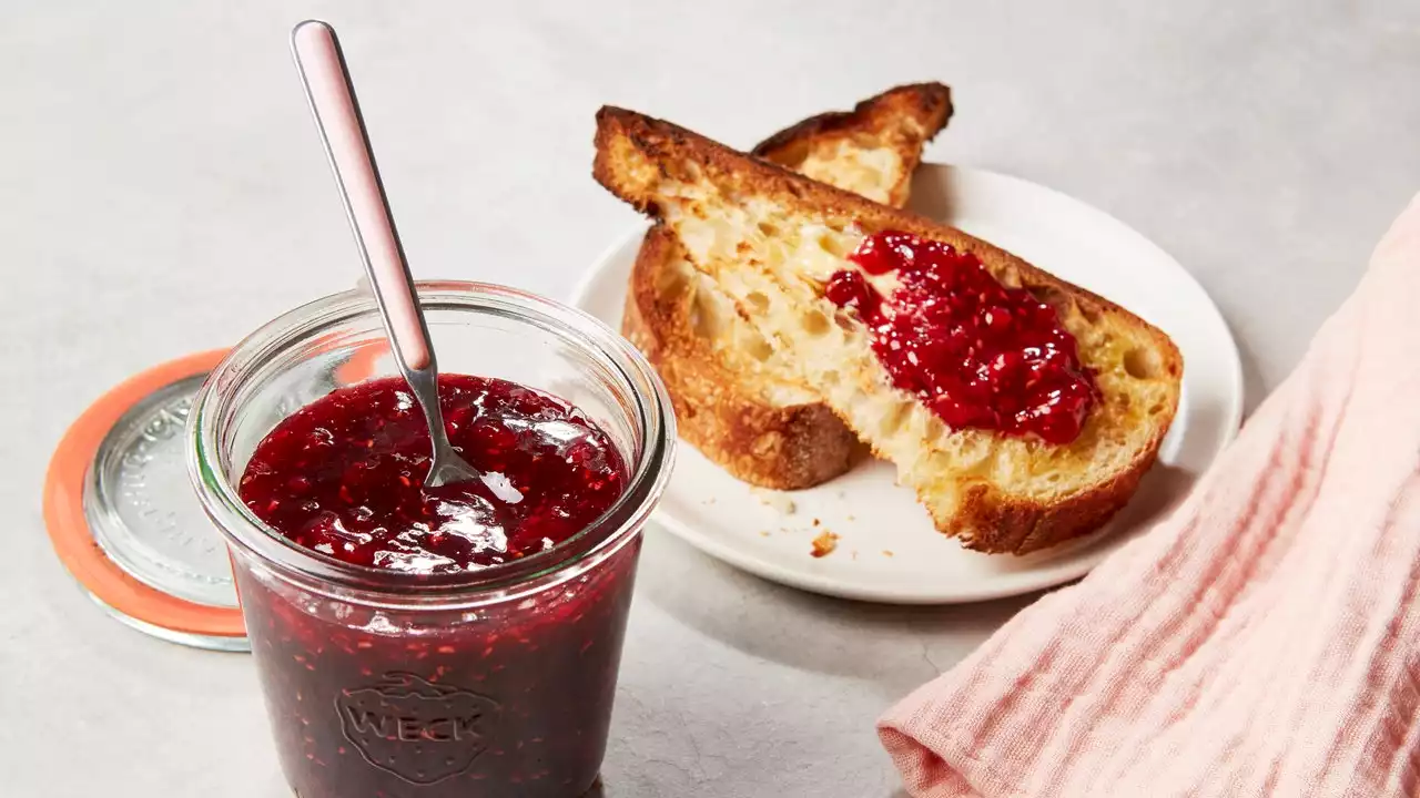 Old-Fashioned Raspberry Jam