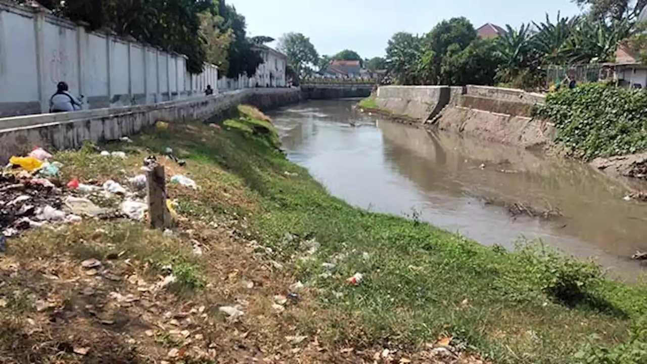 Warga Cemas Pendangkalan Kali Gembong