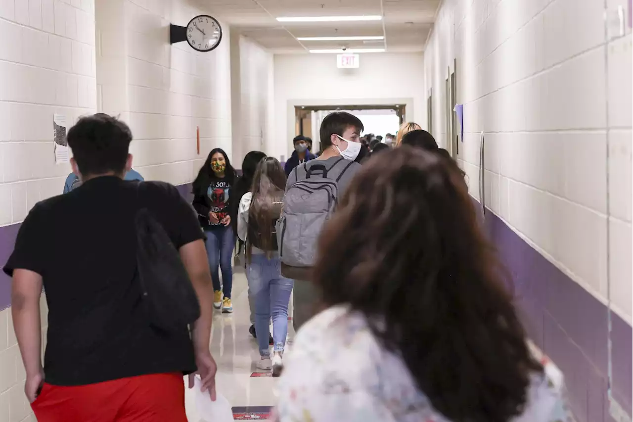 As SAISD sheds uniforms, Southside ISD enacts dress code