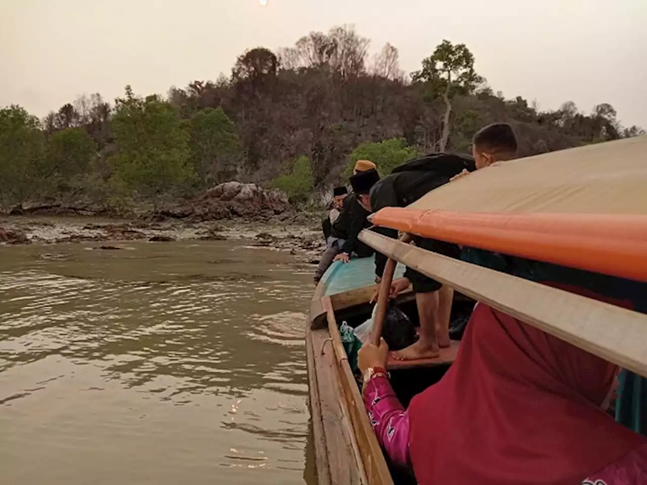 Kisah Siswa di Pulau Tulang, Sewa Perahu Rp500.000 per Bulan untuk ke Sekolah