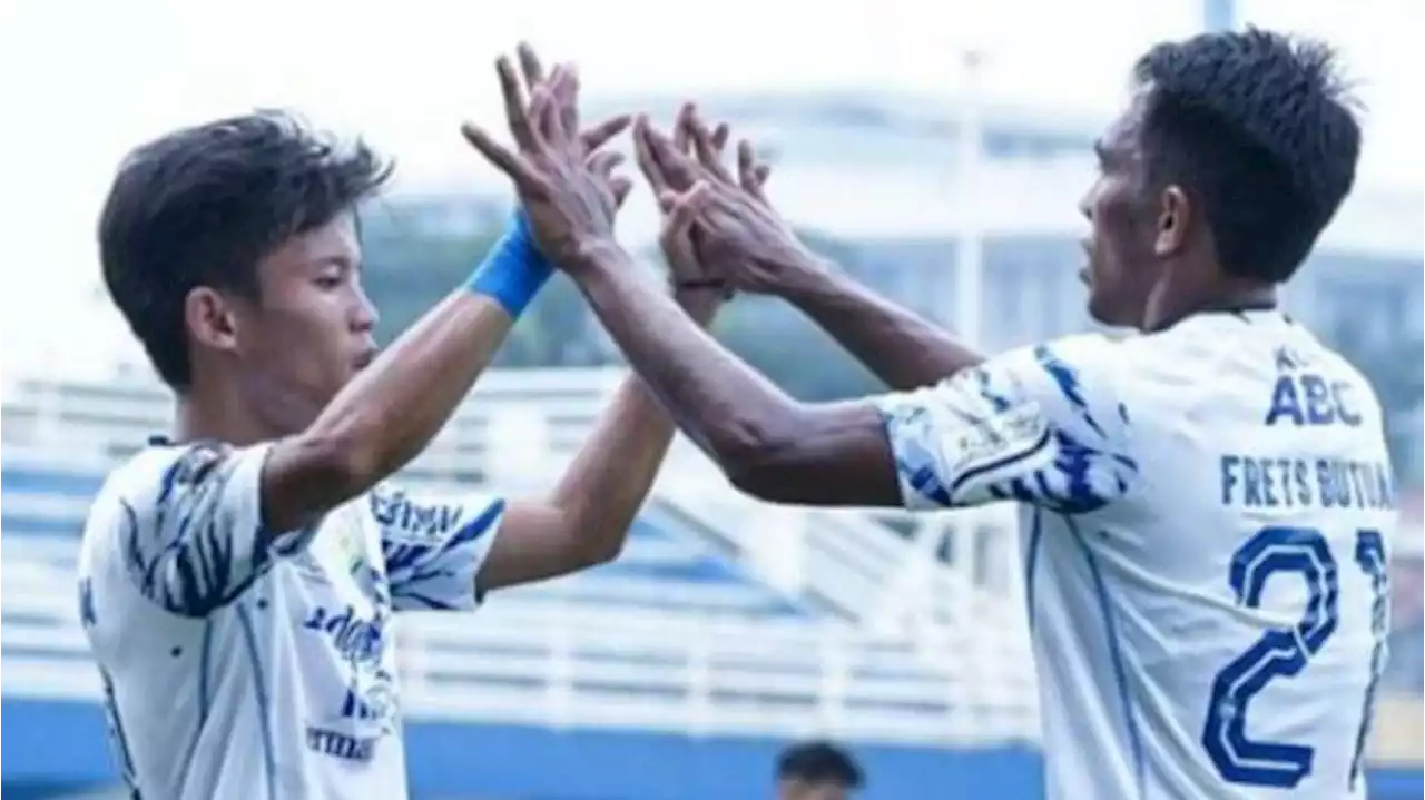 Pelatih Persib Tanggapi Positif Kick off Lawan MU Dimajukan