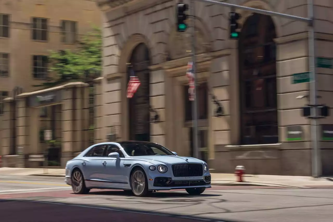 2022 Bentley Flying Spur Hybrid Tested: Tradition in Transition