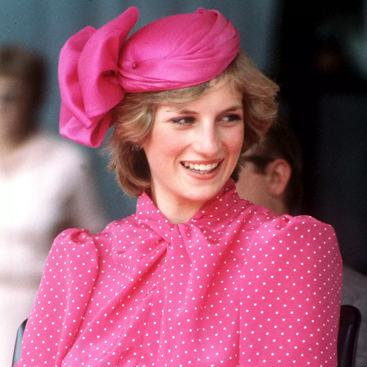 Get a Glimpse at the Overwhelming Adoration Princess Diana Faced in New Documentary Trailer - E! Online