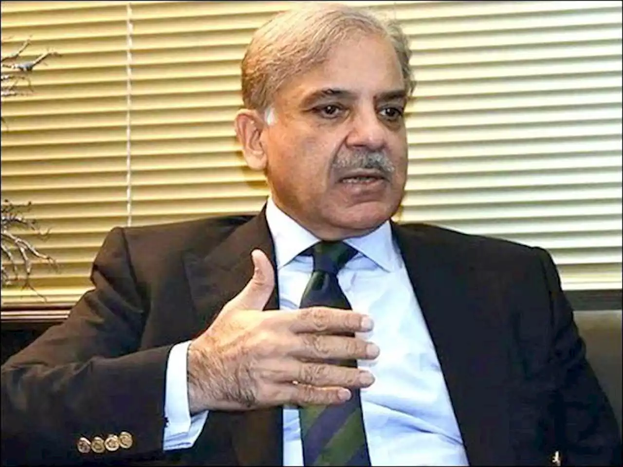 جمہوری نظام کے لئے تمام اداروں کا آئینی حدود میں کام کرنا ضروری ہے،وزیراعظم - ایکسپریس اردو