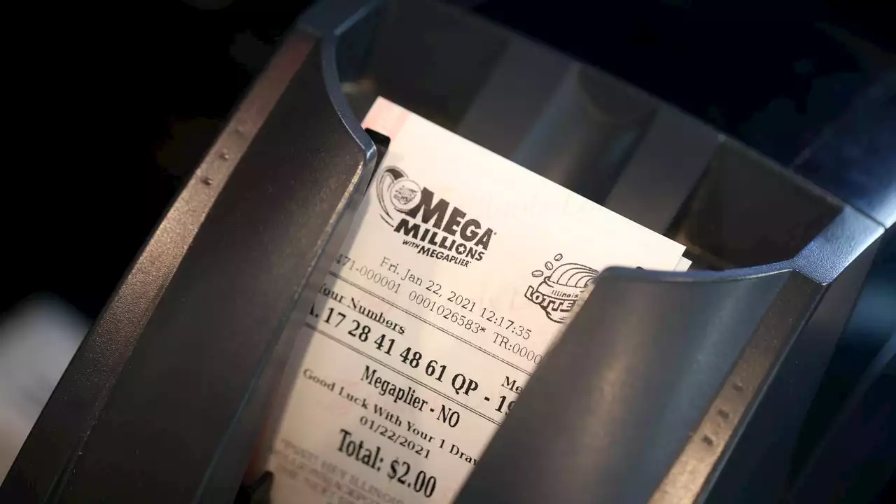 $1M Mega Millions ticket bought at Illinois gas station