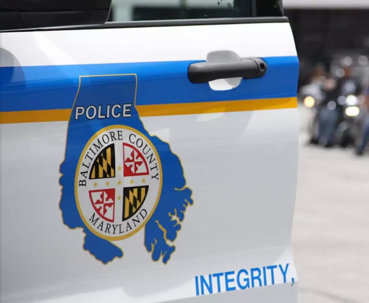 Maryland man, woman shot at after crashing SUV near Baltimore