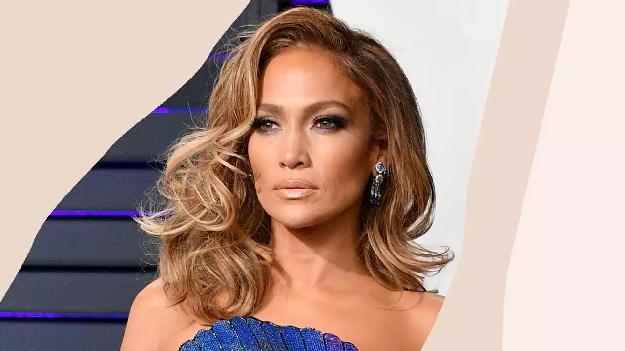 Jennifer Lopez Affleck wore a billowing shirt dress and ballet flats like a '50s movie star