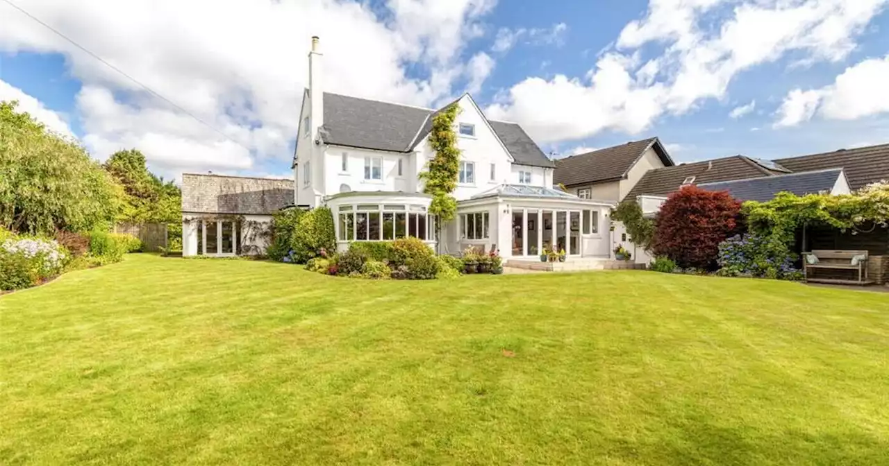 Inside the £1 million six-bedroom 1920s house just outside Glasgow