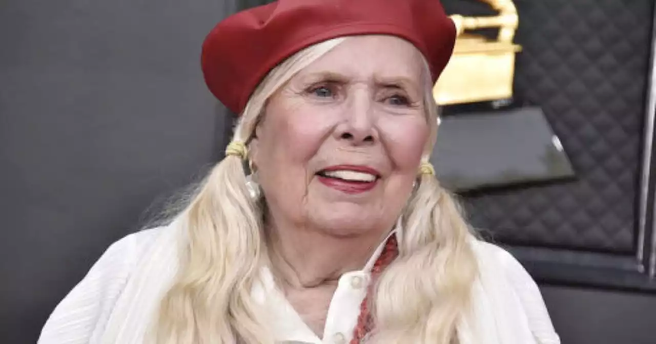 Watch Joni Mitchell's Surprise Performance At The Newport Folk Festival