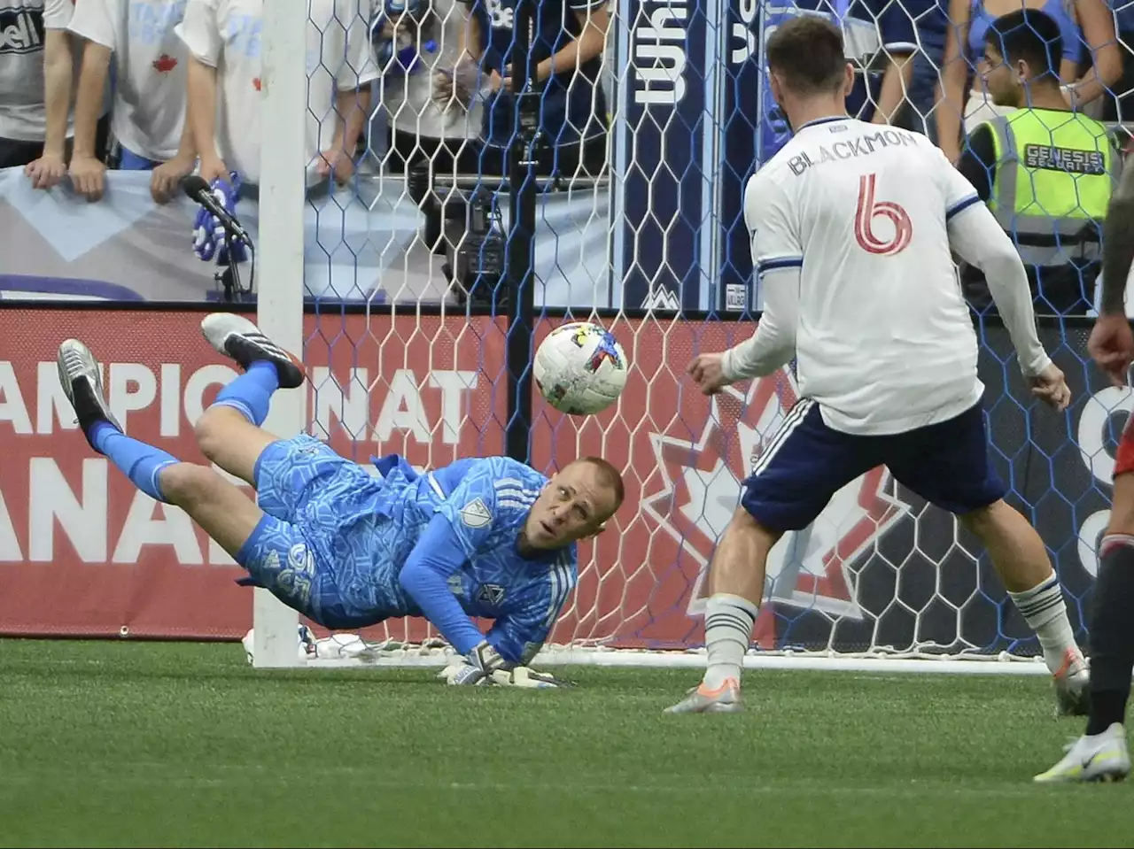 Vancouver Whitecaps sink the Toronto FC in penalty kicks in Canadian Championship final