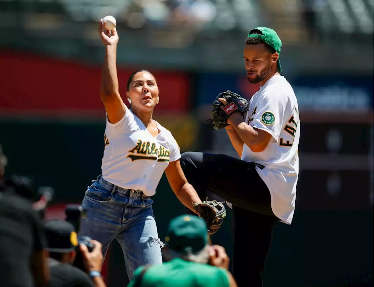 Steph and Ayesha Curry mark foundation’s third anniversary by taking Oakland kids out to the ballgame