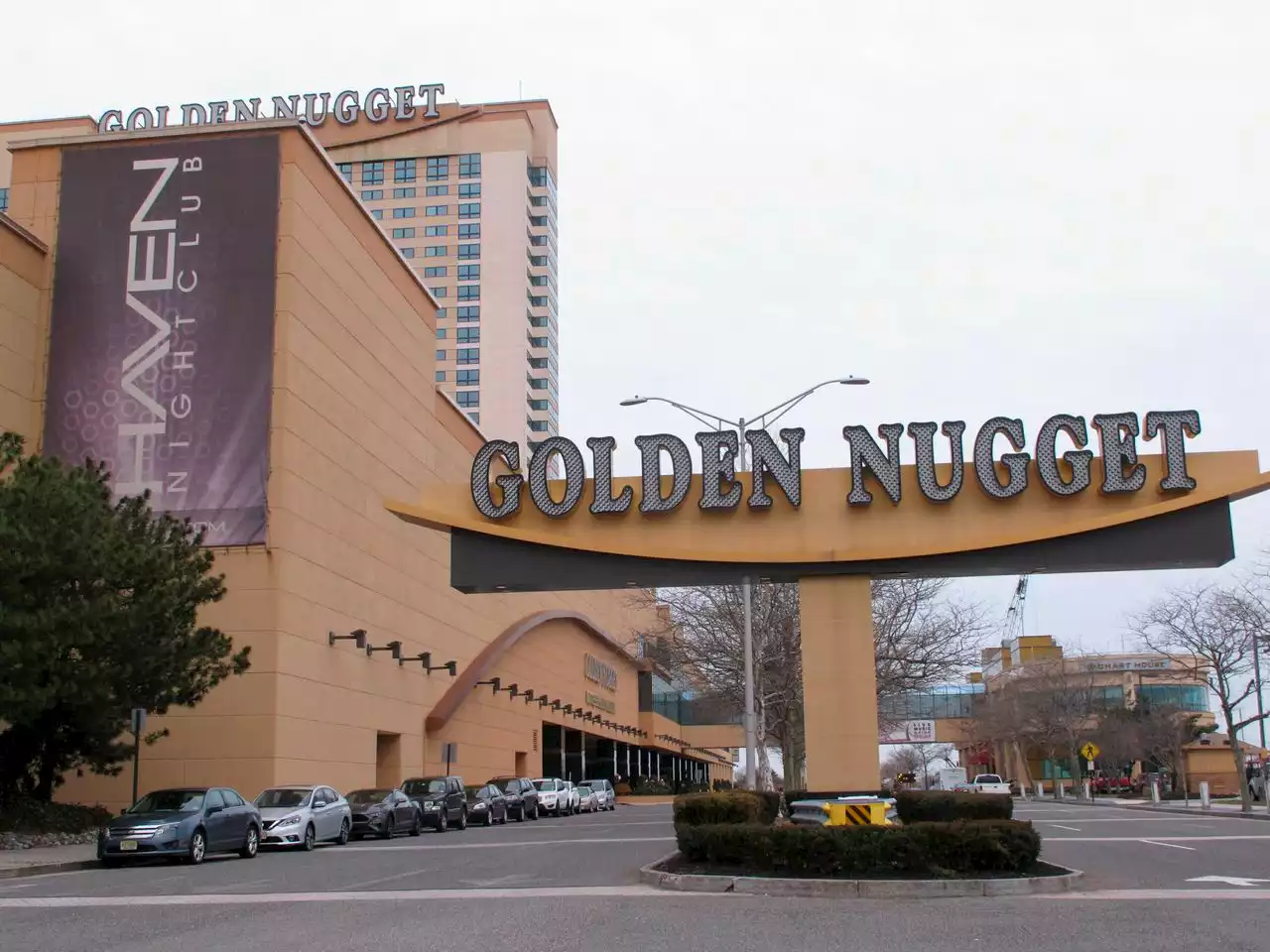 Golden Nugget Atlantic City praised for keeping up old billboard on expressway: Here’s why